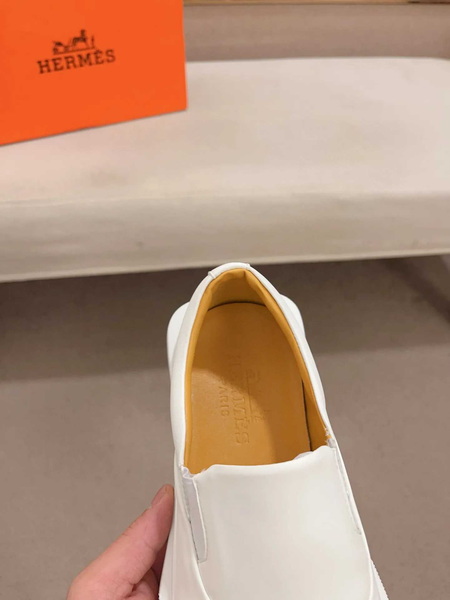 Men's clothing and shoes💰: 442💰《HERMES》【Classic original single version】Hermès; top 🔝purchase agent🔍🔍men's latest 🇺🇸 counter sales simultaneously, imported from Italy original ▲▲cowhide ▲▲ (high-end, nobility, class) ) Exquisite workmanship (Italian 🇮🇹 imported water-dyed 🐂 cowhide lining) sole: original sole provided by the original factory, ⚠️exclusive double-layer activity·TPR·rubber·combined molded outsole; super comfortable·wear-resistant·non-slip·environmental protection The real thing is more beautiful if you take the real thing (high quality, follow the order). You can enter and exit the counter at will * Number of yards: 38-44 (45 can be customized and cannot be returned or exchanged)